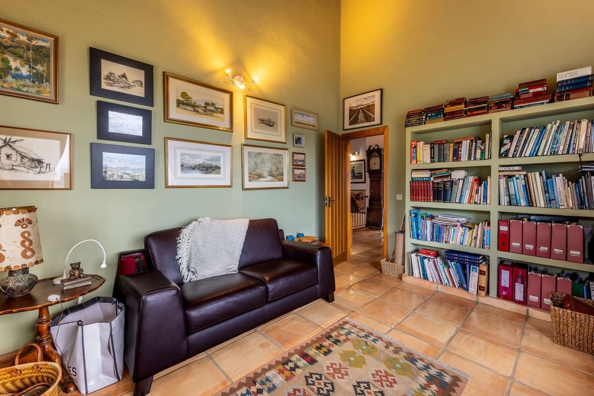 4 sovrum Finca/Hus på landet till salu i Coin med pool garage - 1 195 000 € (Ref: 9372870)