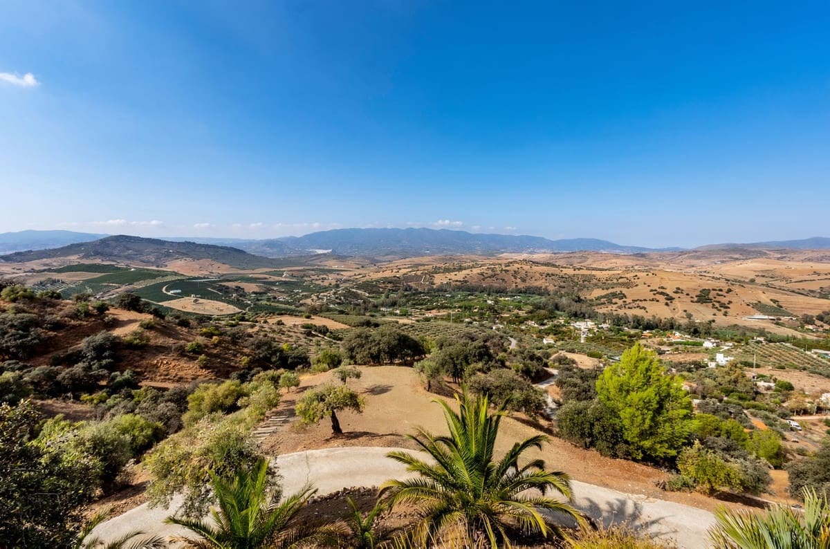 4 sovrum Finca/Hus på landet till salu i Coin med pool garage - 1 195 000 € (Ref: 9372870)