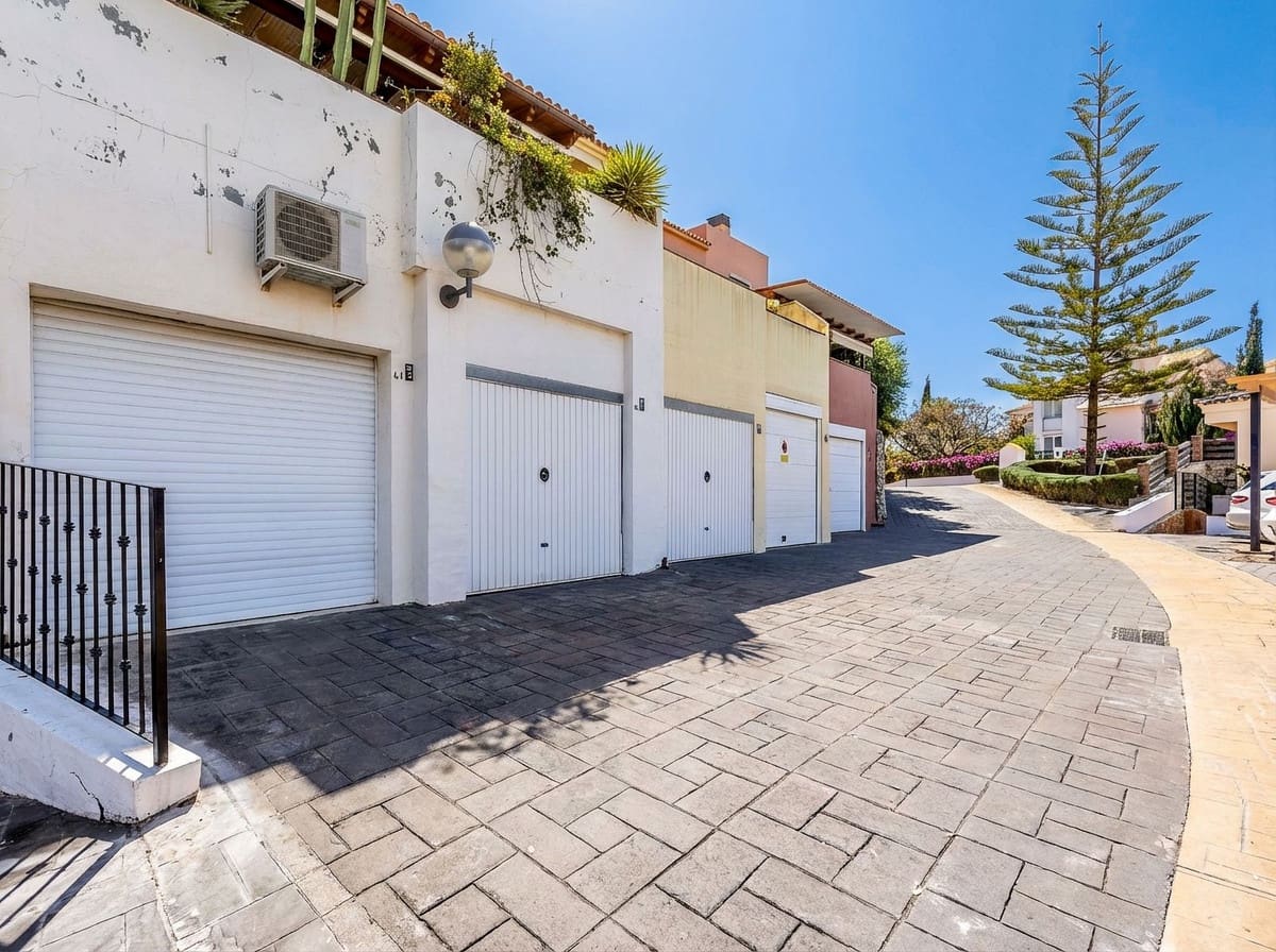 2 sypialnia Dom na sprzedaż w Alhaurin Golf z basenem garażem - 355 000 € (Ref: 9417993)