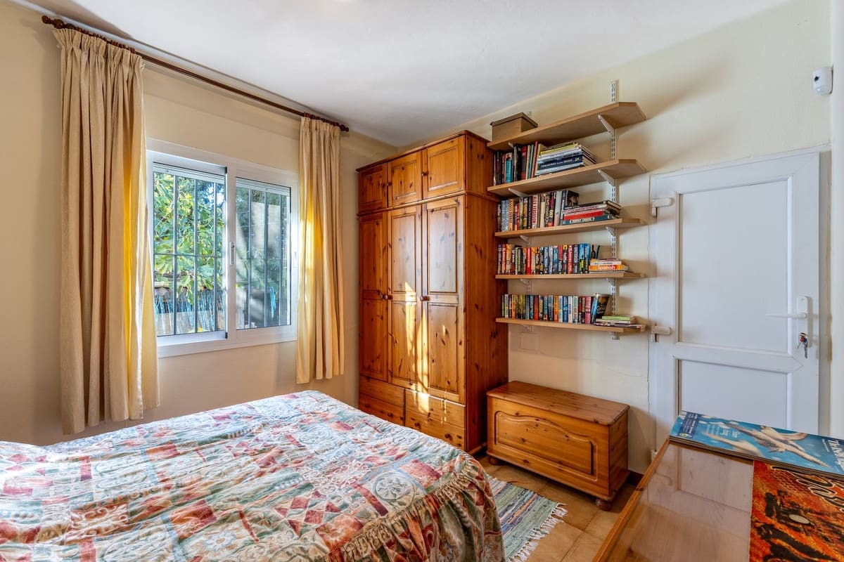 2 slaapkamer Finca/Landhuis te koop in Cartama met zwembad garage - € 265.000 (Ref: 9426553)