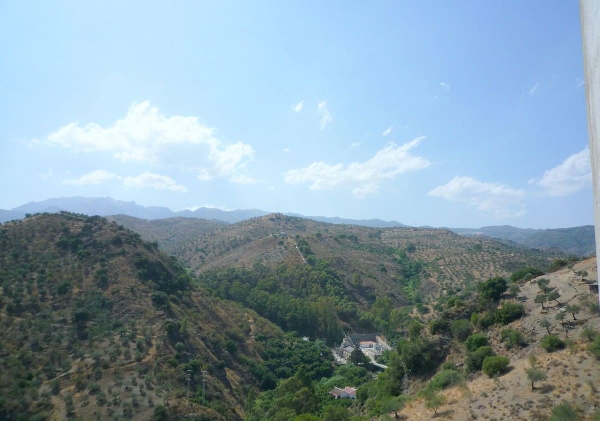 3 makuuhuone Maalaistalo myytävänä paikassa Tolox - 55 000 € (Ref: 9487166)