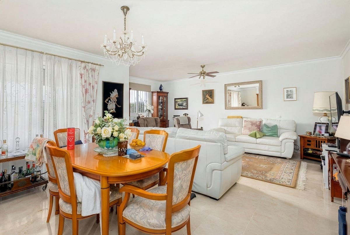 3 soveværelse Semi-Rækkehus til salg i Alhaurin Golf med swimmingpool garage - € 399.000 (Ref: 9539491)