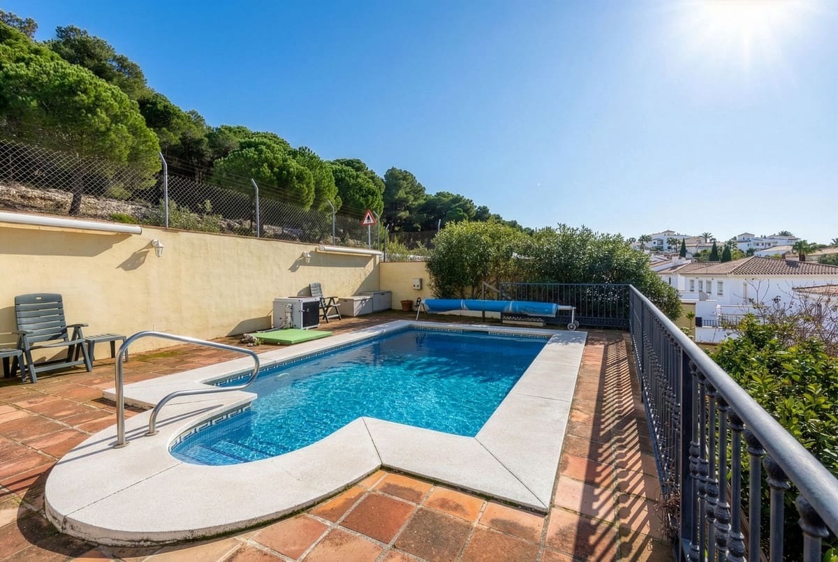 3 Zimmer Doppelhaus zu verkaufen in Alhaurin Golf mit Pool Garage - 399.000 € (Ref: 9539491)
