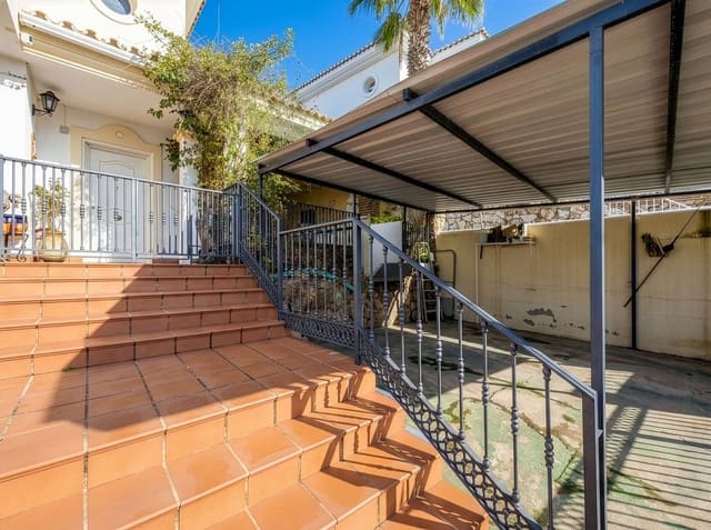 3 sovrum Semi-fristående Villa till salu i Alhaurín Golf, Alhaurín el Grande med pool garage - 399 000 € (Ref: 9539491)