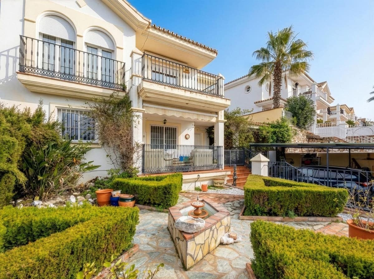 3 Zimmer Doppelhaus zu verkaufen in Alhaurin Golf mit Pool Garage - 399.000 € (Ref: 9539491)