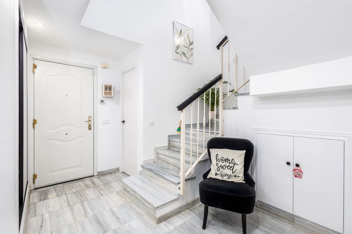 3 makuuhuone Omakotitalo myytävänä paikassa Alhaurin Golf mukana uima-altaan 
autotalli - 399 000 € (Ref: 9571741)