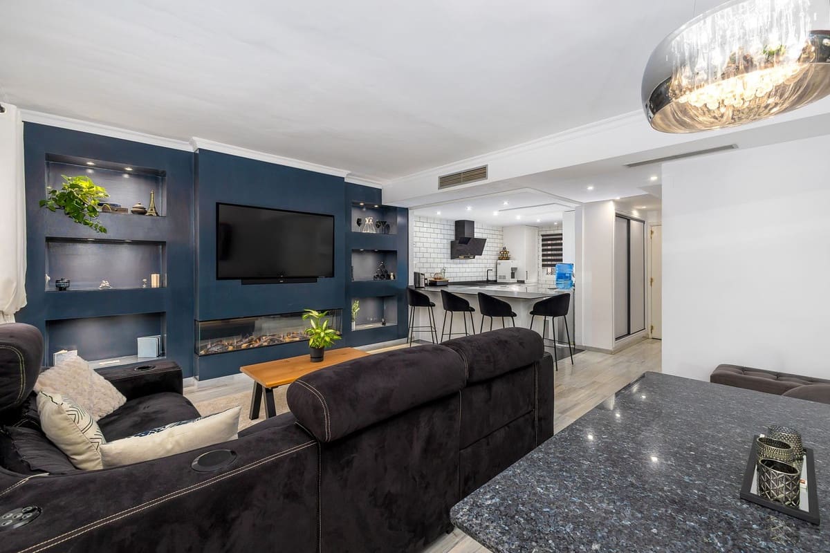 3 makuuhuone Omakotitalo myytävänä paikassa Alhaurin Golf mukana uima-altaan 
autotalli - 399 000 € (Ref: 9571741)