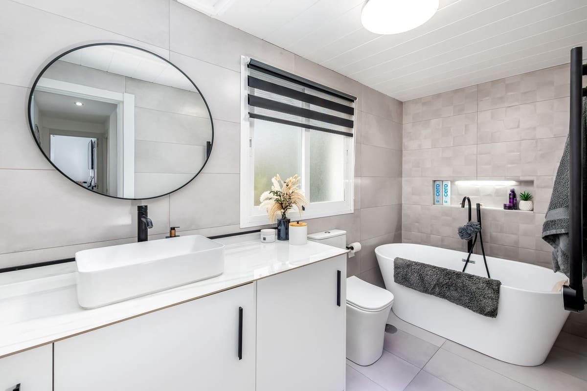 3 makuuhuone Omakotitalo myytävänä paikassa Alhaurin Golf mukana uima-altaan 
autotalli - 399 000 € (Ref: 9571741)