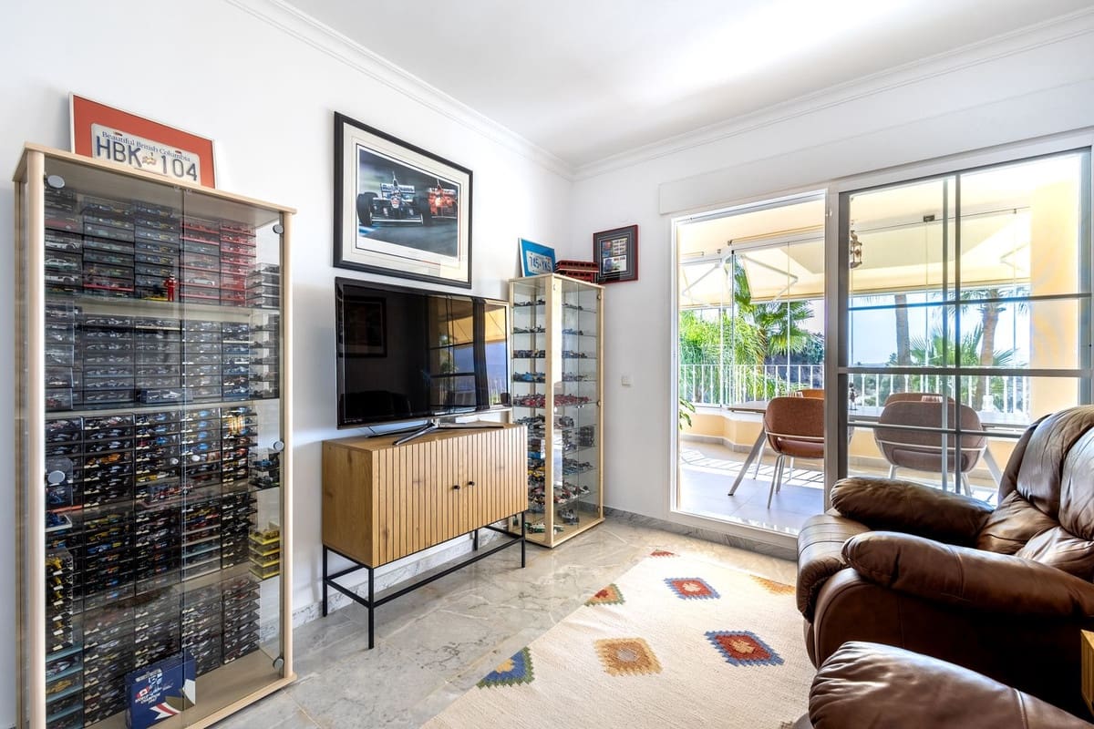 3 bedroom Apartment for sale in Alhaurin Golf with pool garage - € 455,000 (Ref: 9580119)