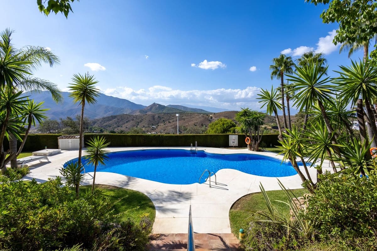 3 bedroom Apartment for sale in Alhaurin Golf with pool garage - € 455,000 (Ref: 9580119)