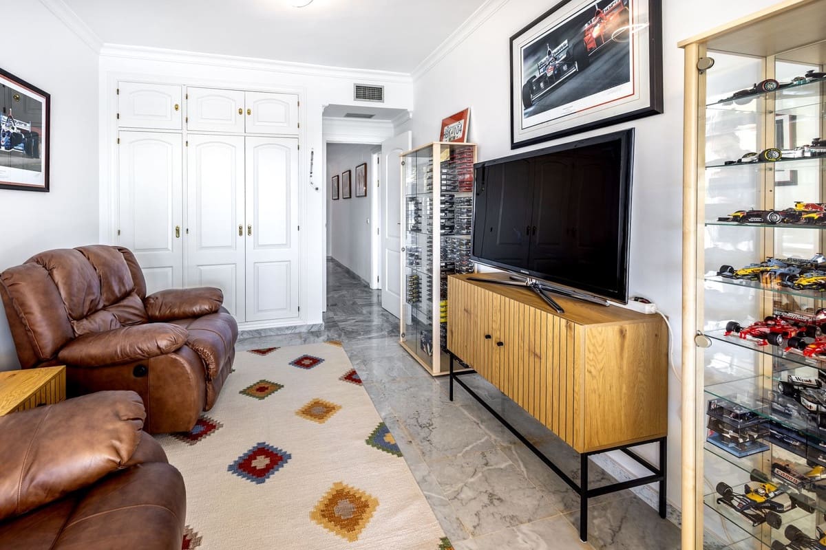 3 bedroom Apartment for sale in Alhaurin Golf with pool garage - € 455,000 (Ref: 9580119)