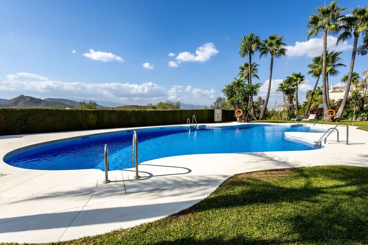 3 bedroom Apartment for sale in Alhaurin Golf with pool garage - € 455,000 (Ref: 9580119)