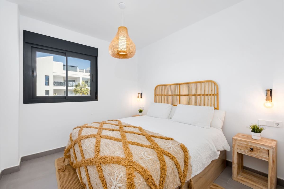 3 bedroom Apartment for sale in Alhaurin Golf with pool garage - € 410,000 (Ref: 9614276)