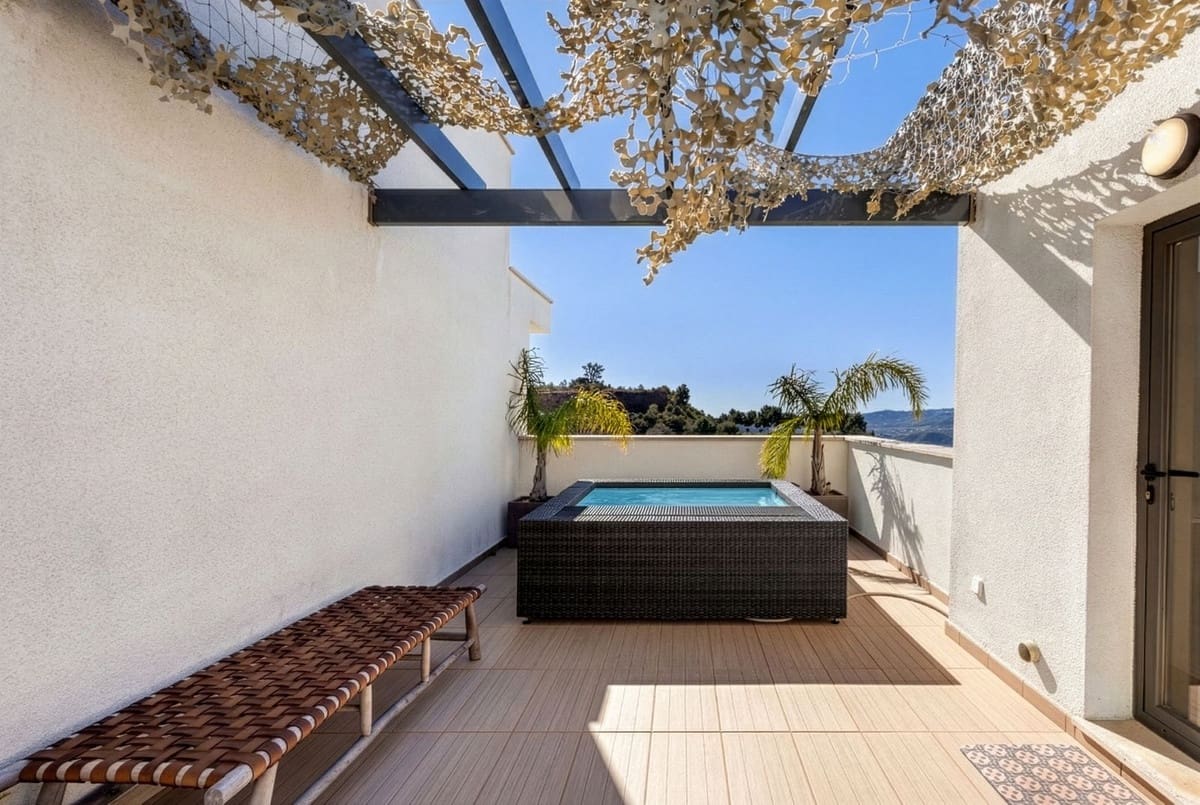 3 bedroom Apartment for sale in Alhaurin Golf with pool garage - € 410,000 (Ref: 9614276)