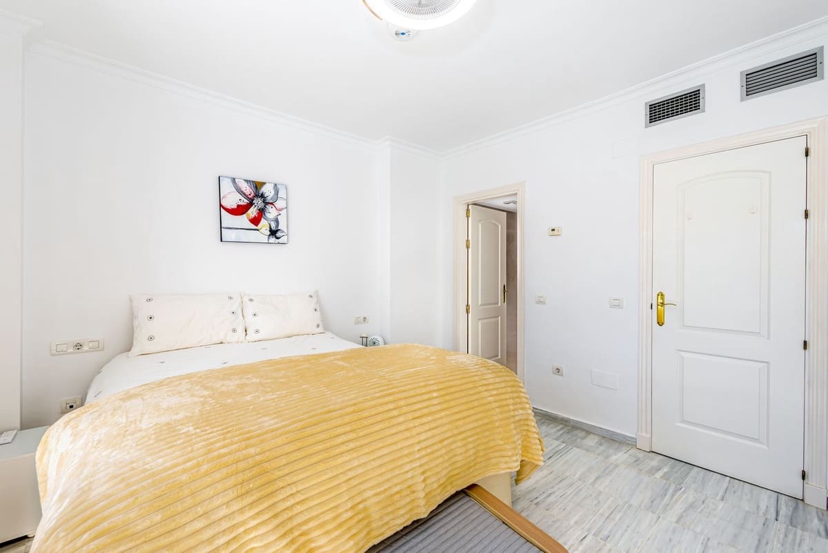 2 bedroom Townhouse for sale in Alhaurin Golf with pool garage - € 369,000 (Ref: 9618160)