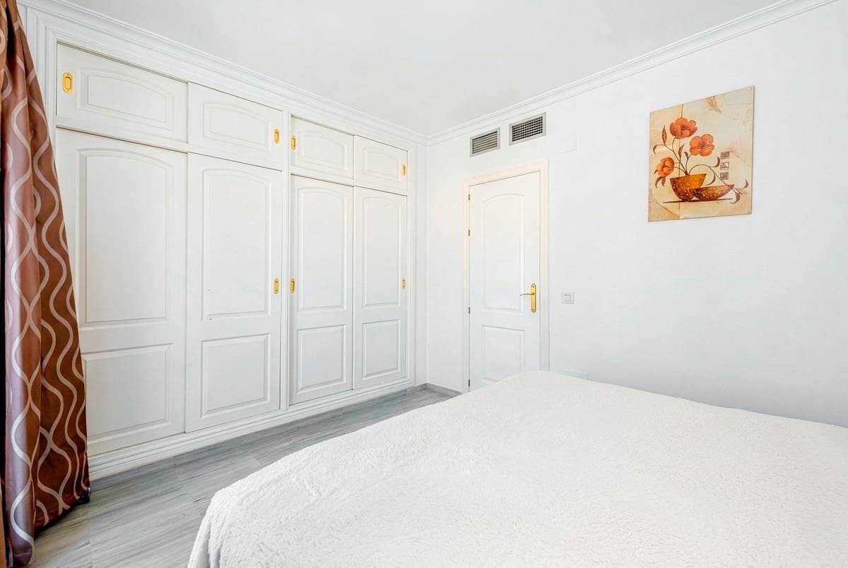 2 bedroom Townhouse for sale in Alhaurin Golf with pool garage - € 369,000 (Ref: 9618160)