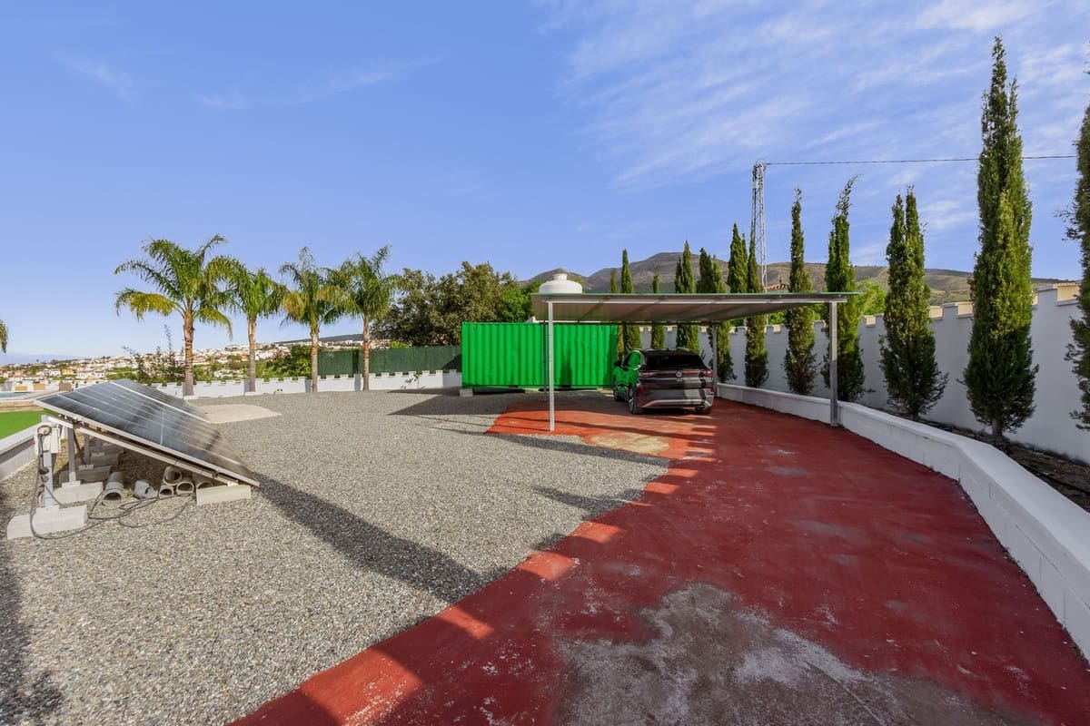 6 bedroom Villa for sale in Alhaurin el Grande with pool garage - € 755,000 (Ref: 9713368)