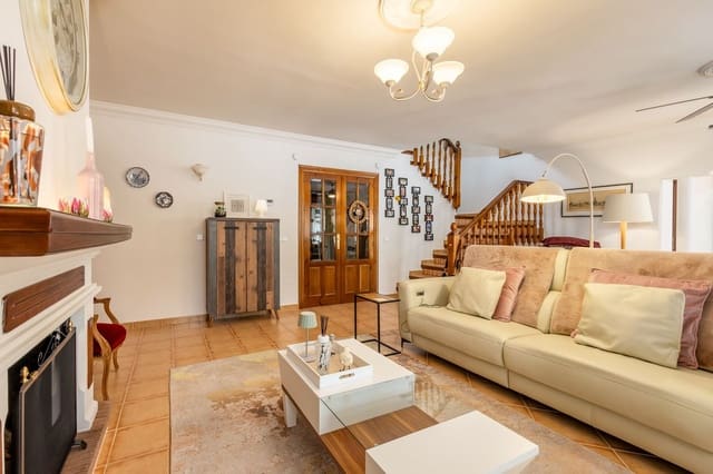 3 sypialnia Willa na sprzedaż w Coín z basenem garażem - 725 000 € (Ref: 9715397)