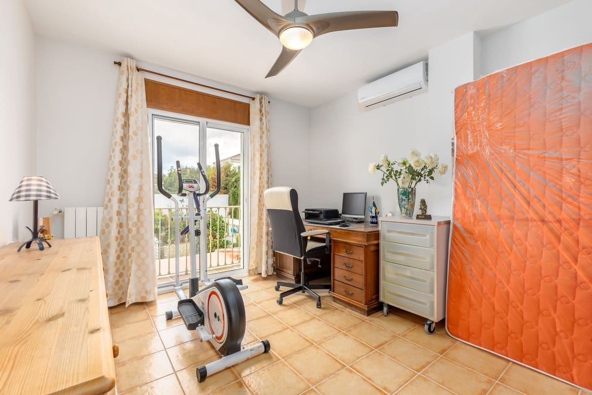 3 bedroom Villa for sale in Coin with pool garage - € 725,000 (Ref: 9715397)