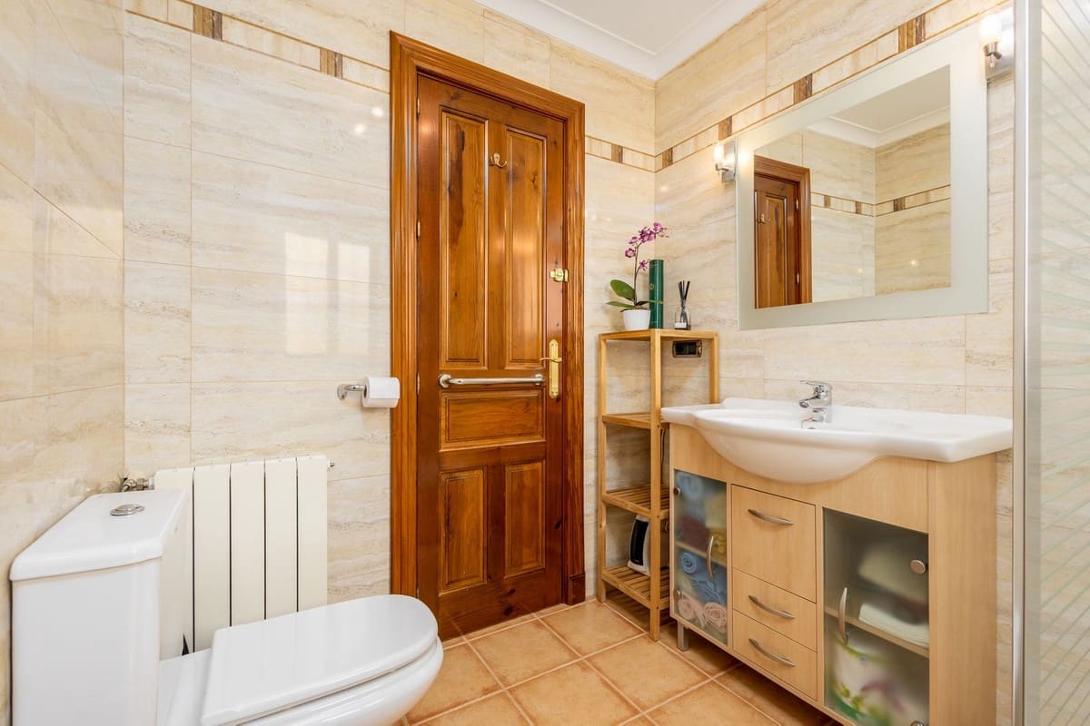 3 bedroom Villa for sale in Coin with pool garage - € 725,000 (Ref: 9715397)