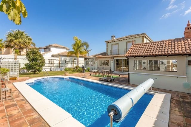 Chalet de 3 habitaciones en Coín en venta con piscina garaje - 725.000 € (Ref: 9715397)