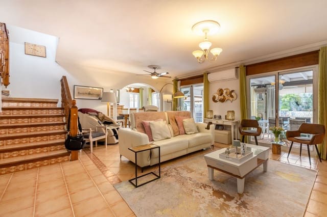 Chalet de 3 habitaciones en Coín en venta con piscina garaje - 725.000 € (Ref: 9715397)