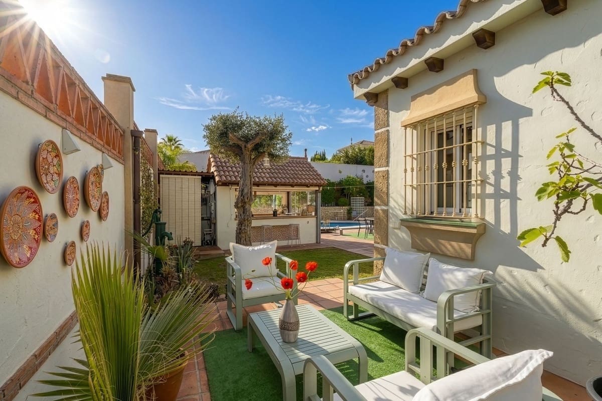 3 bedroom Villa for sale in Coin with pool garage - € 725,000 (Ref: 9715397)