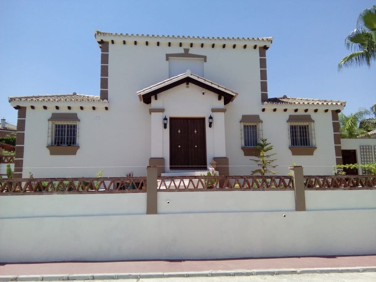 3 bedroom Villa for sale in Coin with pool garage - € 725,000 (Ref: 9715397)