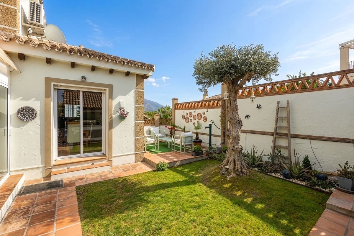 3 bedroom Villa for sale in Coin with pool garage - € 725,000 (Ref: 9715397)