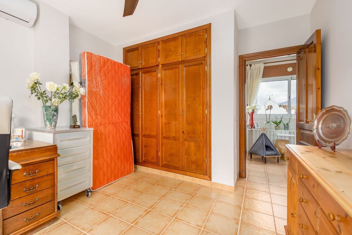 3 sypialnia Willa na sprzedaż w Coin z basenem garażem - 725 000 € (Ref: 9715397)