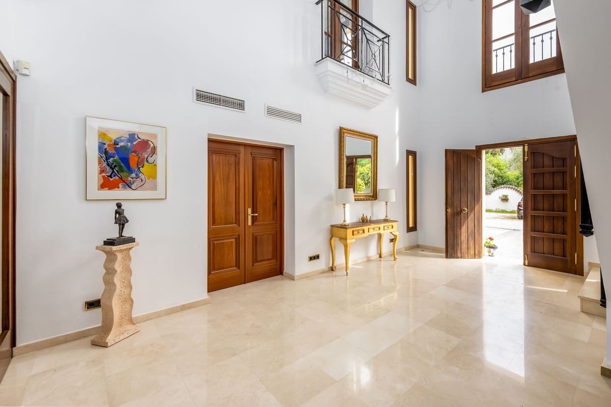 7 bedroom Villa for sale in Alhaurin el Grande with pool garage - € 2,200,000 (Ref: 9720770)