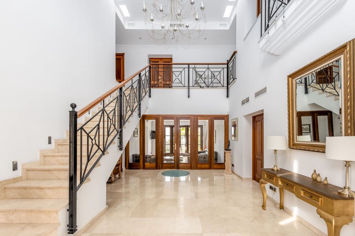 7 bedroom Villa for sale in Alhaurin el Grande with pool garage - € 2,200,000 (Ref: 9720770)