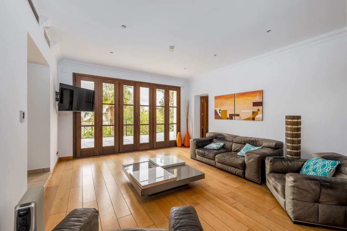 7 bedroom Villa for sale in Alhaurin el Grande with pool garage - € 2,200,000 (Ref: 9720770)