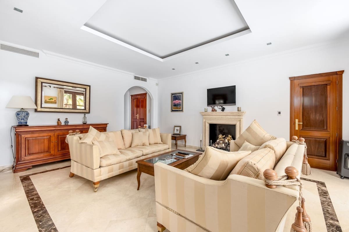 7 bedroom Villa for sale in Alhaurin el Grande with pool garage - € 2,200,000 (Ref: 9720770)
