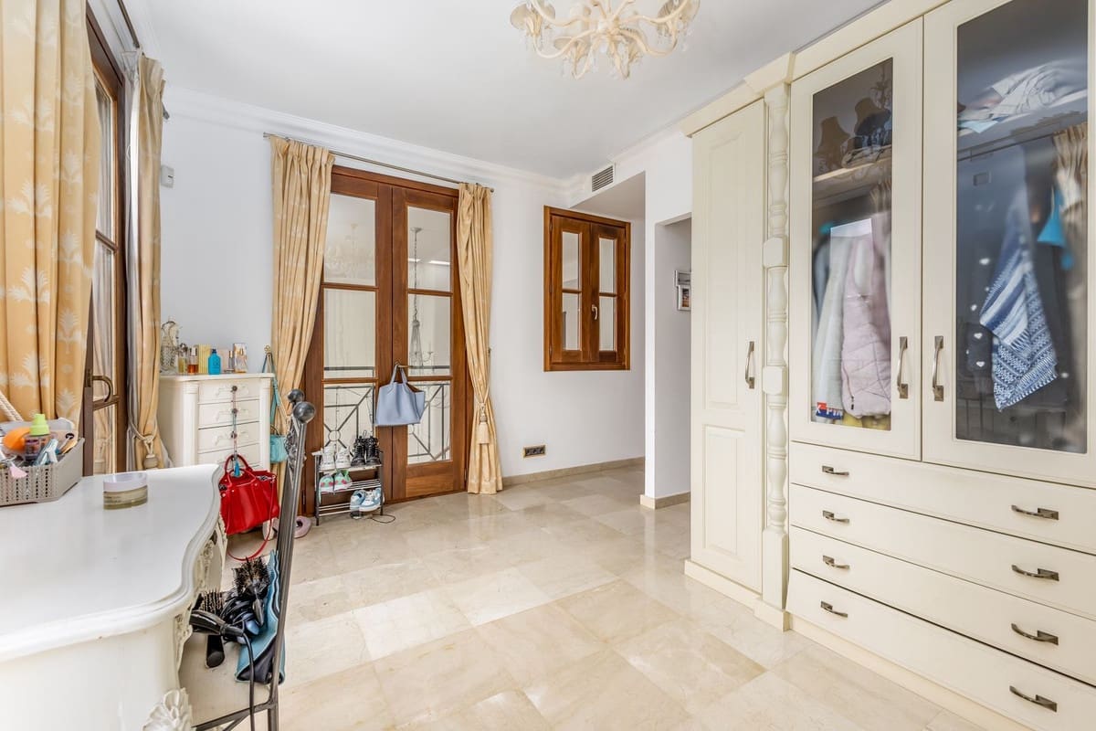 7 bedroom Villa for sale in Alhaurin el Grande with pool garage - € 2,200,000 (Ref: 9720770)