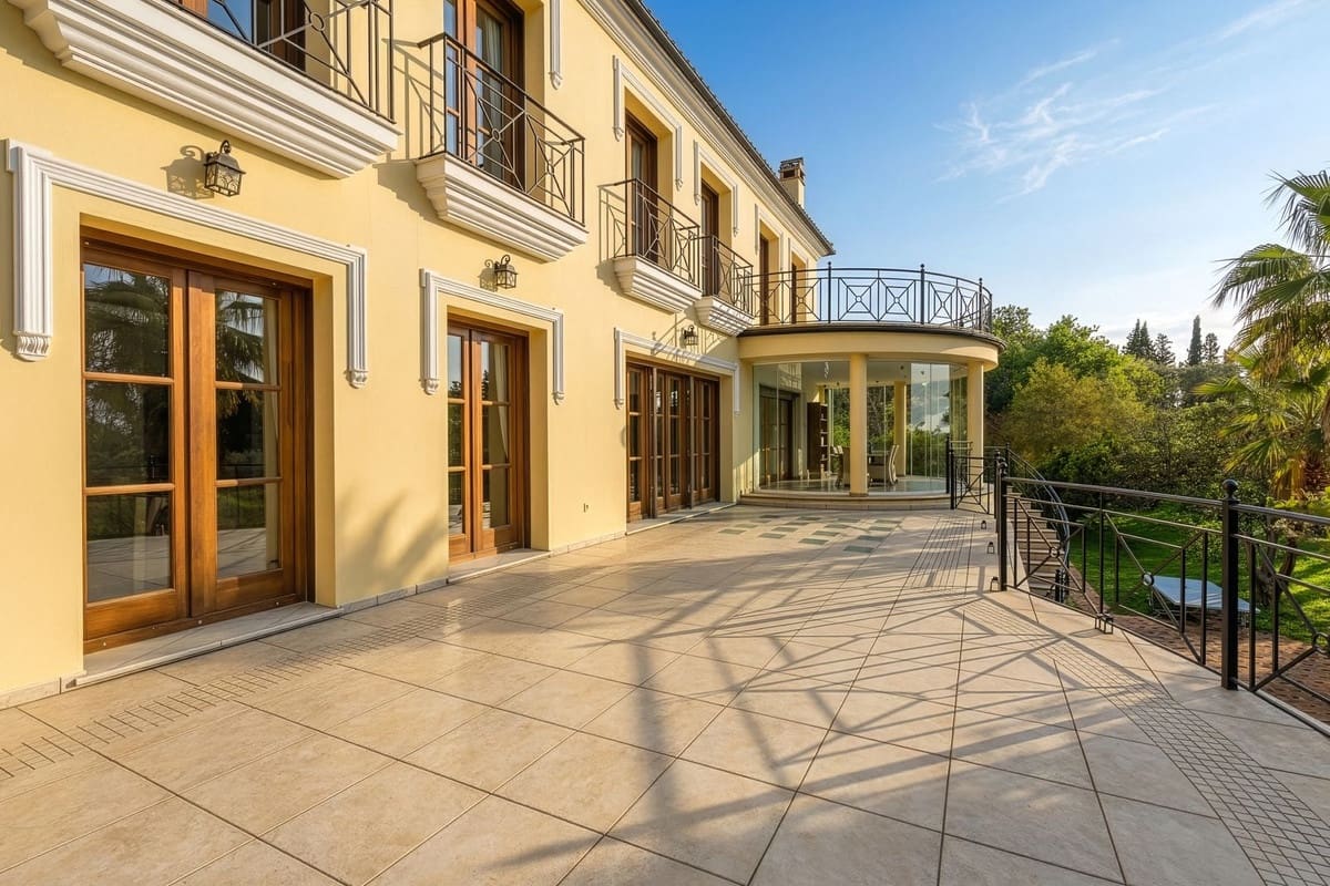 7 bedroom Villa for sale in Alhaurin el Grande with pool garage - € 2,200,000 (Ref: 9720770)