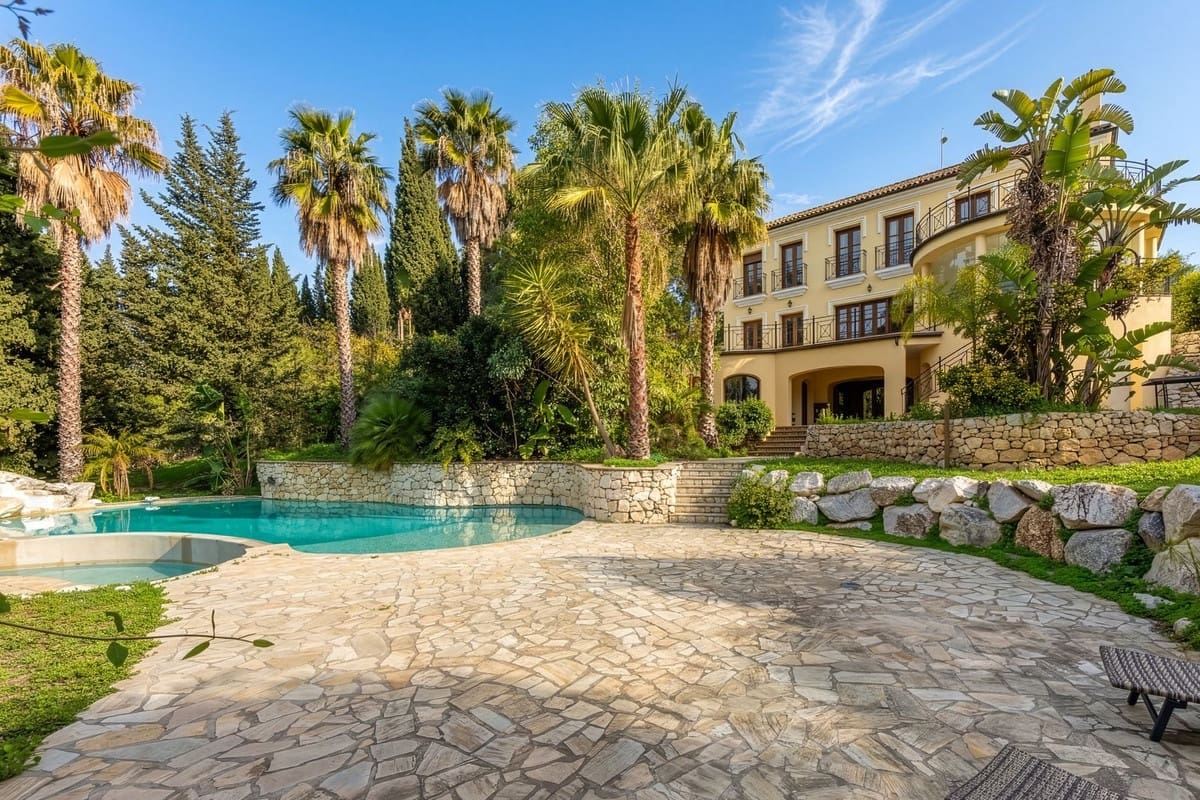 7 bedroom Villa for sale in Alhaurin el Grande with pool garage - € 2,200,000 (Ref: 9720770)