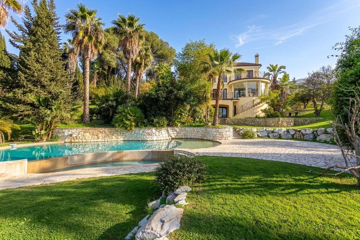 7 bedroom Villa for sale in Alhaurin el Grande with pool garage - € 2,200,000 (Ref: 9720770)