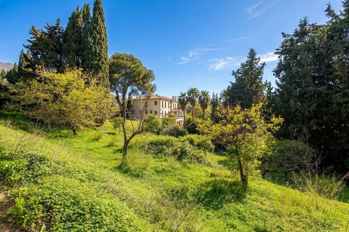 7 bedroom Villa for sale in Alhaurin el Grande with pool garage - € 2,200,000 (Ref: 9720770)