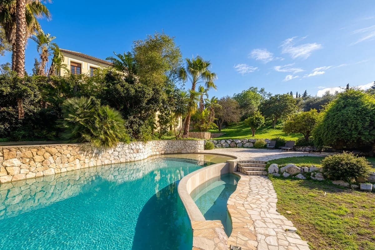 7 bedroom Villa for sale in Alhaurin el Grande with pool garage - € 2,200,000 (Ref: 9720770)