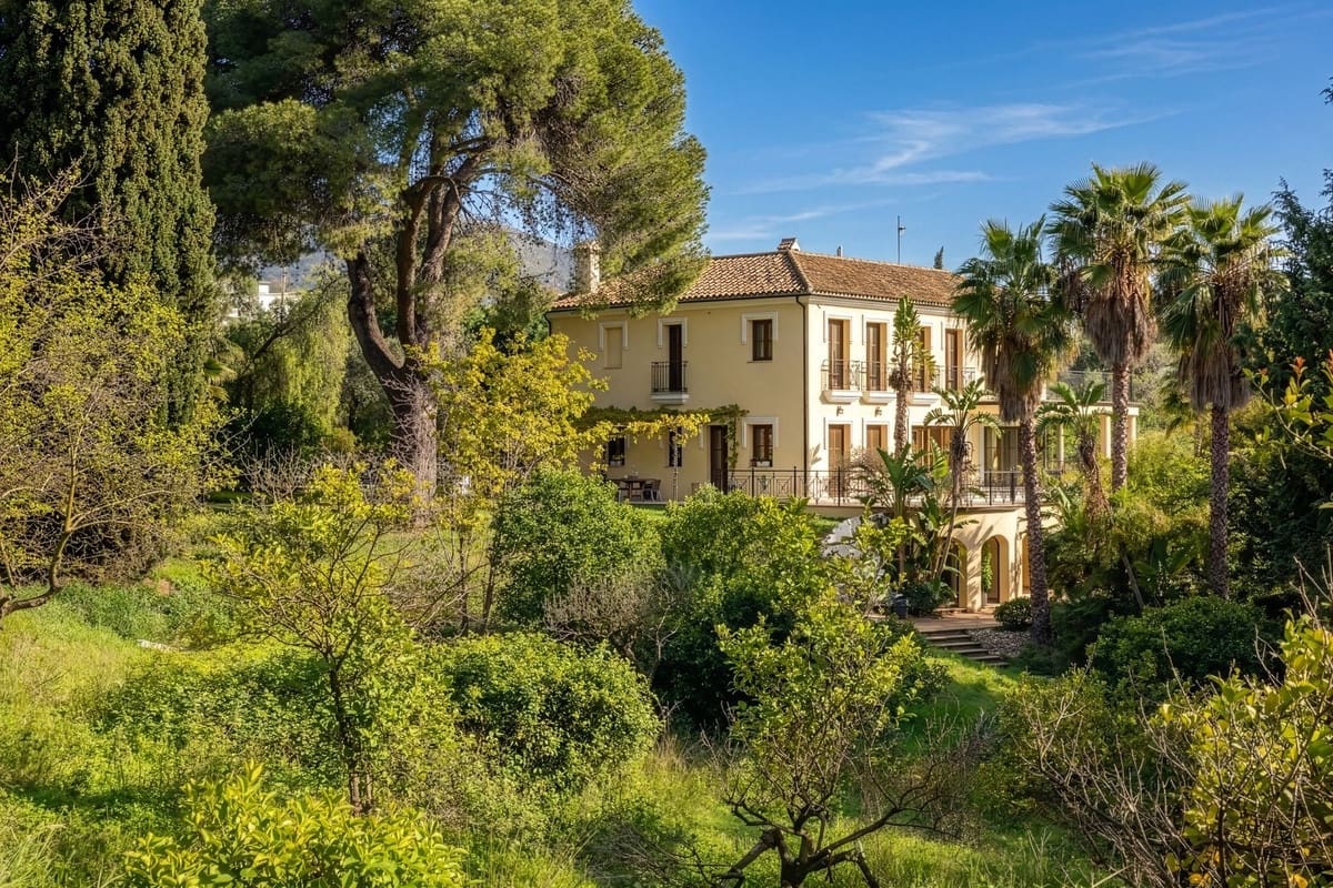 7 bedroom Villa for sale in Alhaurin el Grande with pool garage - € 2,200,000 (Ref: 9720770)