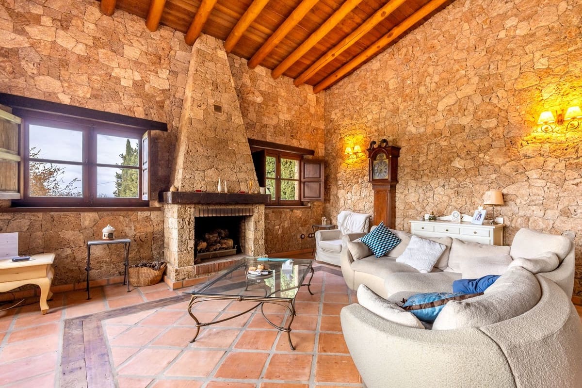 7 bedroom Villa for sale in Alhaurin el Grande with pool garage - € 2,200,000 (Ref: 9720770)