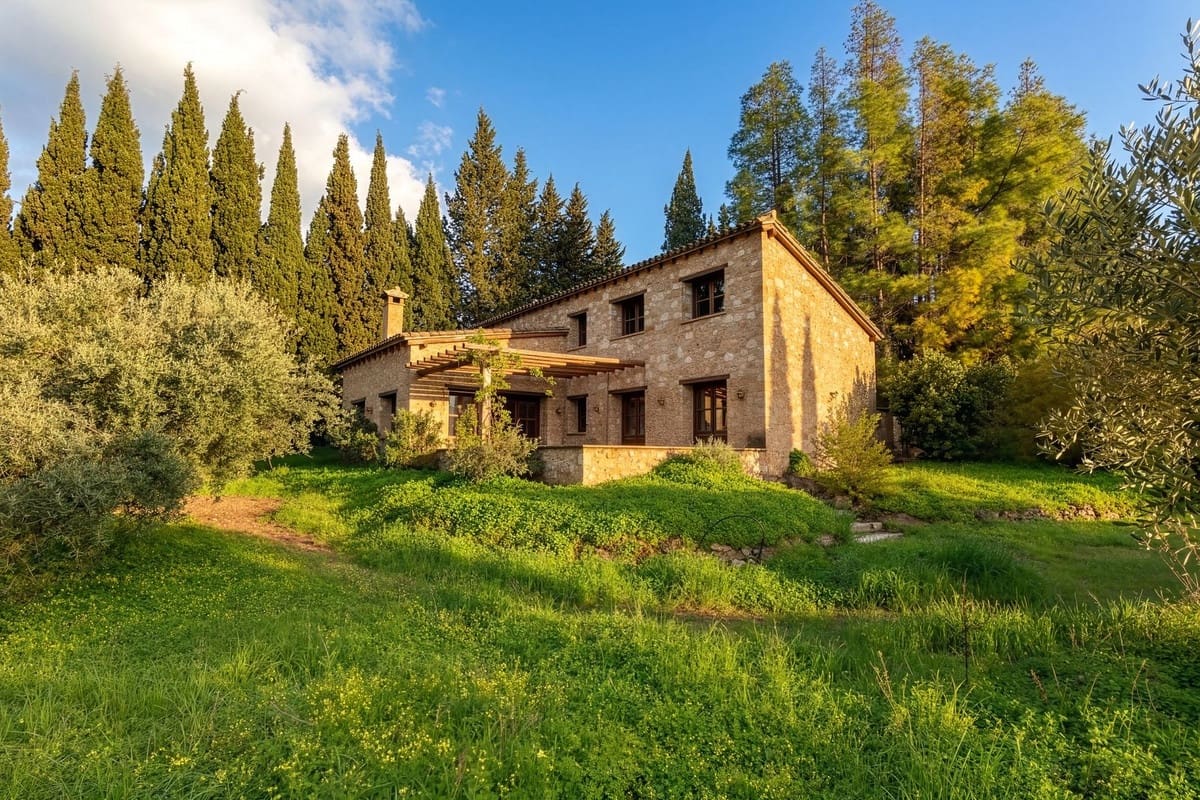 7 bedroom Villa for sale in Alhaurin el Grande with pool garage - € 2,200,000 (Ref: 9720770)