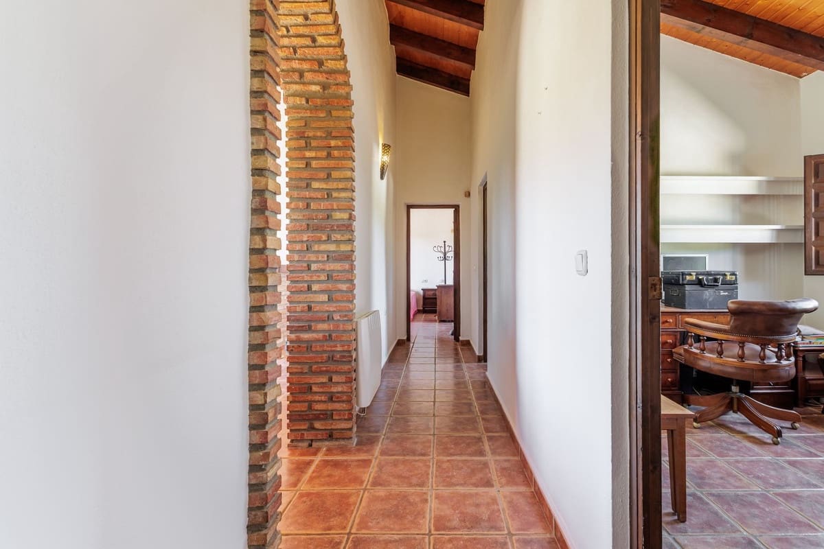 4 slaapkamer Finca/Landhuis te koop in Alhaurin el Grande met zwembad garage - € 575.000 (Ref: 9787927)