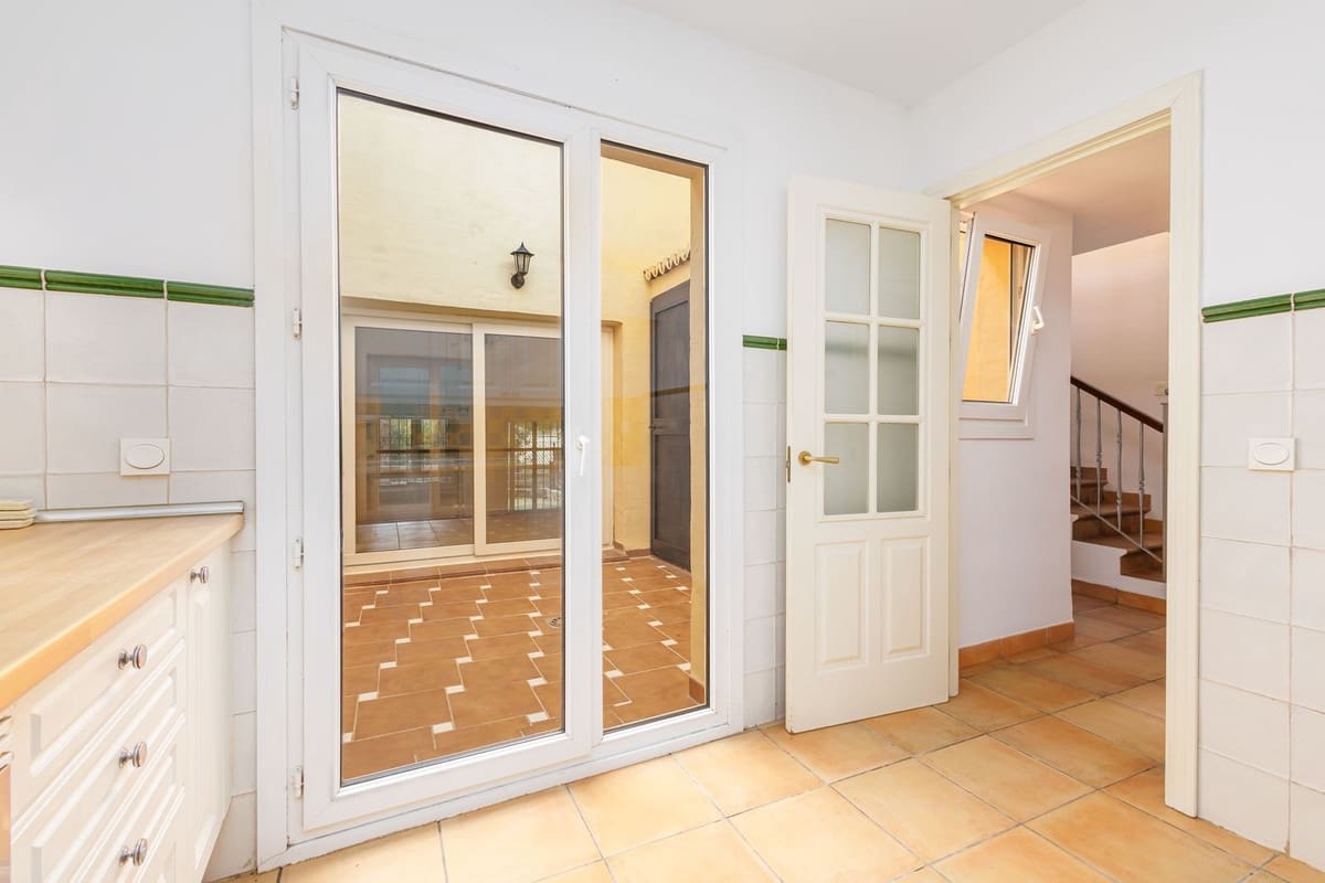 3 Zimmer Haus zu verkaufen in Alhaurin Golf mit Pool Garage - 349.000 € (Ref: 9807293)