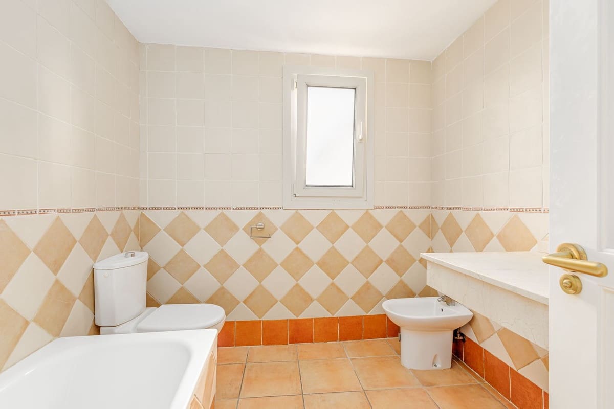 3 Zimmer Haus zu verkaufen in Alhaurin Golf mit Pool Garage - 349.000 € (Ref: 9807293)