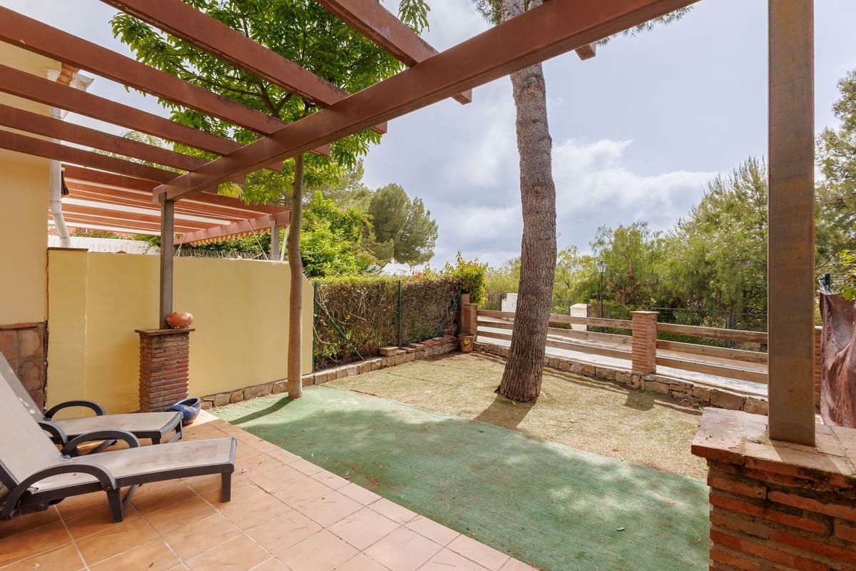 3 Zimmer Haus zu verkaufen in Alhaurin Golf mit Pool Garage - 349.000 € (Ref: 9807293)