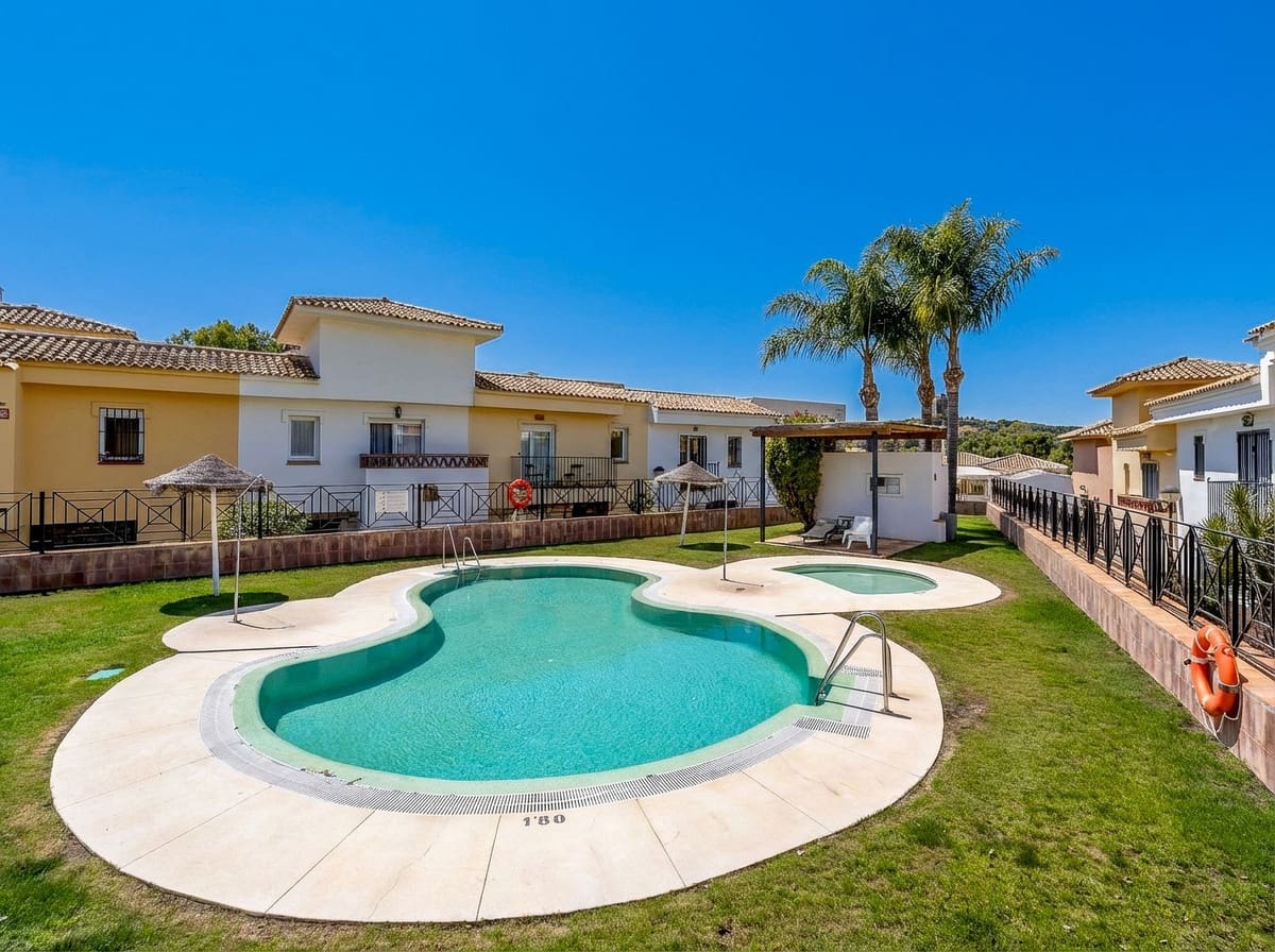 3 Zimmer Haus zu verkaufen in Alhaurin Golf mit Pool Garage - 349.000 € (Ref: 9807293)