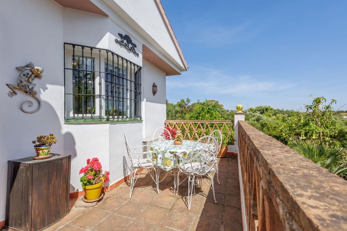 4 bedroom Villa for sale in Coin with pool garage - € 645,000 (Ref: 9860699)