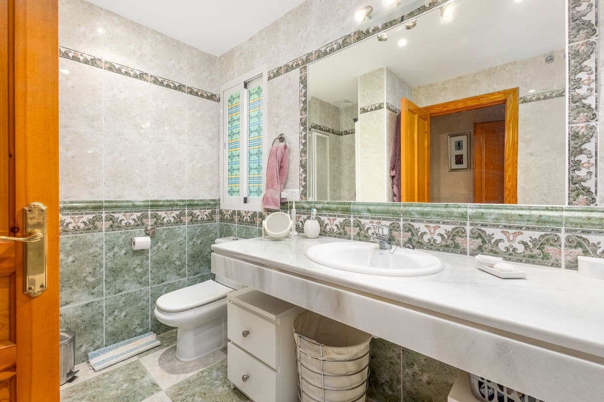 4 bedroom Villa for sale in Coin with pool garage - € 645,000 (Ref: 9860699)